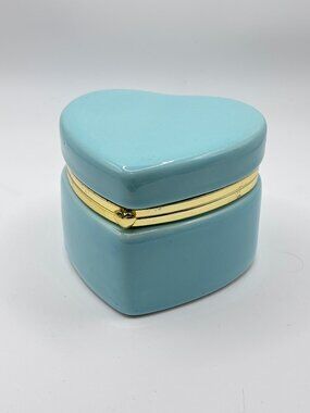 Trinket Box - Heart Shaped Hinged Kiss Clasp Ceramic Box 3” Mint Gold Trimmed